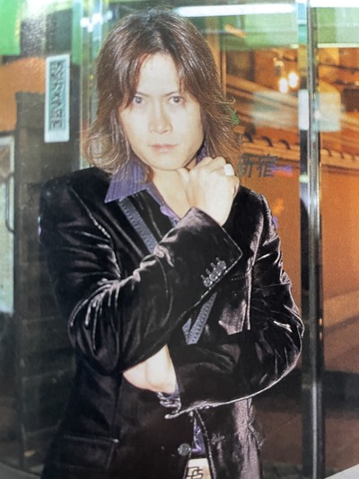 「結婚相談所に登録してしまいました(笑)」元ナンバーワンホストの頼朝が51歳で感じた孤独。「今の子たちってみんな刹那的」社会問題化している令和ホストと客に物申す(集英社オンライン)