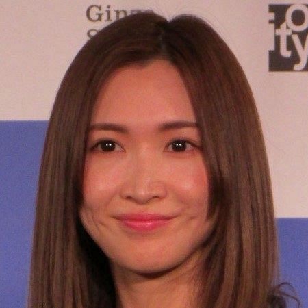 『憧れのママ』2児の母・紗栄子が英国カフェでの読書動画を公開『可愛い顔して貴様よんでるの最高』(中日スポーツ)