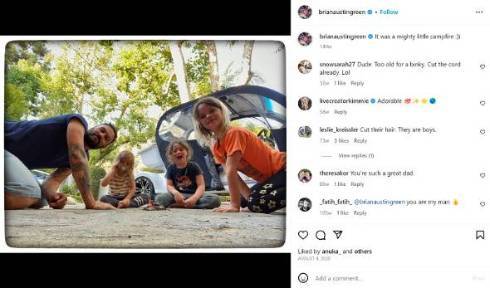 「ビバヒル」俳優、息子たちに“女の子の服を強要するひどい父親”批判へ回答 「もっとよい社会にしよう」と呼びかけ(ねとらぼ)