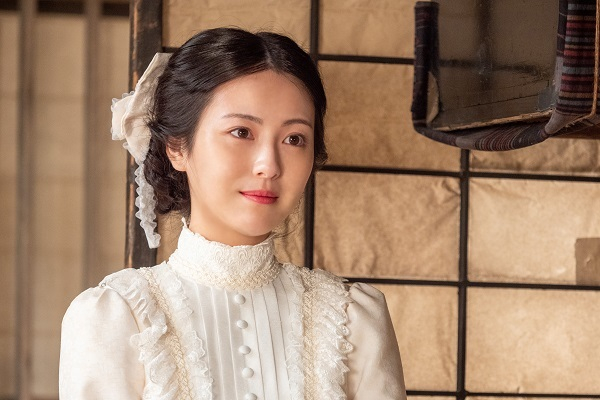 「らんまん」浜辺美波「2人だけの気持ちのやり取りがあるのは憧れます」主人公・万太郎と相思相愛の女性・寿恵子を好演【インタビュー】(エンタメOVO)