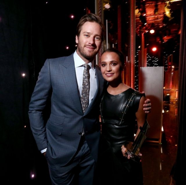 性的暴行疑惑で姿を消したアーミー・ハマーがローマに出没 アリシア・ヴィキャンデルとディナーへ(ELLE DIGITAL)