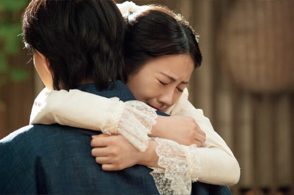 『らんまん』ヒロイン浜辺美波「ふたりだけの気持ちのやりとりがあるのは、憧れる」(週刊女性PRIME)