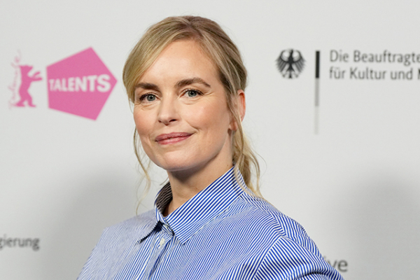 「TAR ター」ニーナ・ホス、「ヘッダ・ガーブレル」映画化に出演(映画.com)