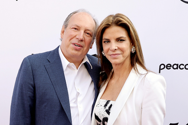 映画音楽の大家ハンス・ジマー、恋人にステージ上でプロポーズ(映画.com)