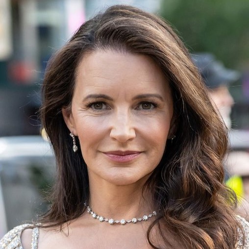 美容整形に頼る女性への