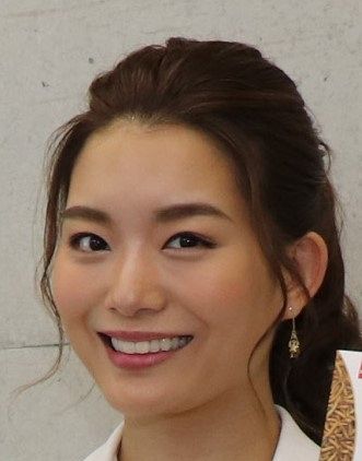 スピワゴ井戸田潤の妻・蜂谷晏海が”人魚ウェディングドレス姿”公開に『マーメイドお姫様降臨』など称賛の声(中日スポーツ)