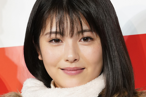 浜辺美波の花嫁姿に「めちゃくちゃキレイ」「美しさ異次元」と衝撃走る。思わず二度見したわ！(BuzzFeed Japan)