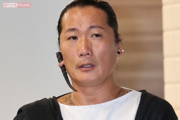 友人らが続々告発！キャンドル氏の“女と金”問題　密室テントに誘い「マッサージしてよ」、時給400円の劣悪労働環境(週刊女性PRIME)