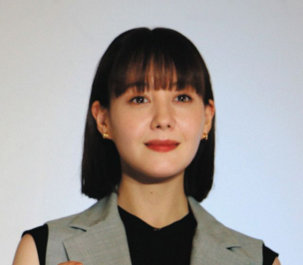 トリンドル玲奈が「リアルウソ婚」告白　タクシーで”偽りの結婚生活”　フジ系ドラマ「ウソ婚」制作発表会見(中日スポーツ)