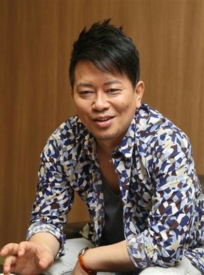 宮迫の株、不倫に愛妻に乱高下　昨年「オフホワイト」発言で下落、２月ツイッター投稿で上昇（夕刊フジ）