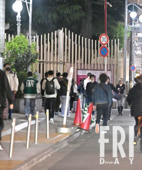 〈未経験から３ヵ月で500万稼いだ〉…大人気！元歌舞伎町ホスト「モテマニュアル」衝撃の中身(FRIDAY)