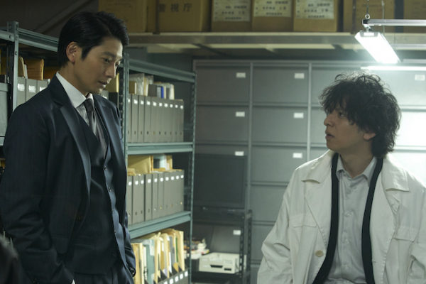 『警部補ダイマジン』向井理は不敵な笑みが最高に上手い　平安は一体何者なのか？(リアルサウンド)