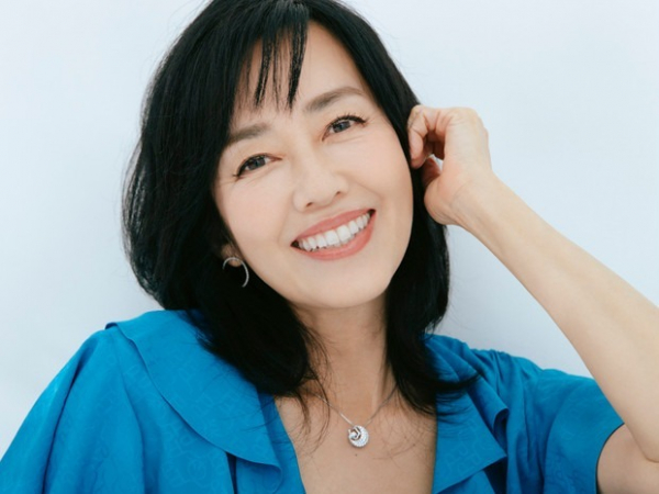 【早見 優さんインタビュー】50代の今、どんな美容をしていますか? 体型維持方法は?(MAQUIA ONLINE)