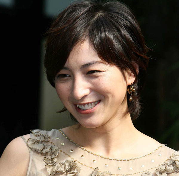 広末涼子“不倫謹慎”でCM違約金や養育費どうなる？ ジュン氏が慰謝料放棄も事務所社長と反目状態(日刊ゲンダイDIGITAL)