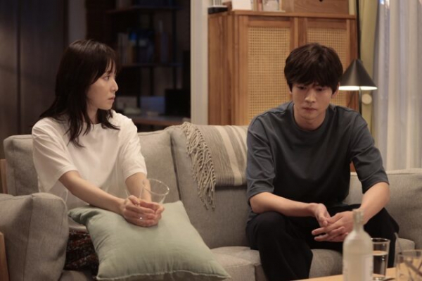 「最高の教師」“九条”松岡茉優と“夫”松下洸平の対話シーンに反響 「ドラマはダークな内容なのに、松下洸平で胸キュンしてる」(エンタメOVO)