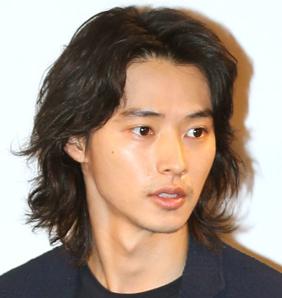 山﨑賢人「キングダム」“ヒット”でも広瀬すずとの結婚は遠ざかる？「アトムの童」失敗の苦い教訓(日刊ゲンダイDIGITAL)