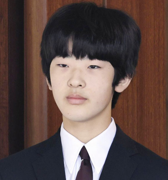 悠仁さま無表情報道の裏で“東大卒天皇”の重圧…佳子さま一人暮らしに続く秋篠宮家への逆風(日刊ゲンダイDIGITAL)