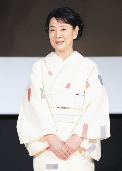 吉永小百合、二宮和也の娘と対面? 「“某かずなりさん”のお嬢ちゃんに会うことができた」(中日スポーツ)