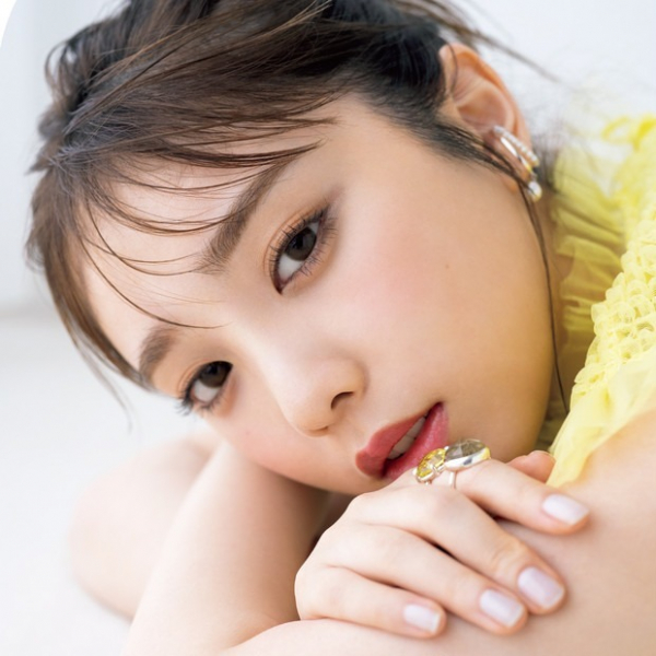 乃木坂46・与田祐希さんの溺愛コスメを徹底調査！ ライブに欠かせないコスメは？(MAQUIA　ONLINE)