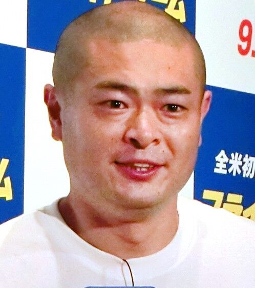 あばれる君、第２子妊娠中の美人妻と散歩中の２ショット公開「美しい」「素敵な夫婦」(スポーツ報知)