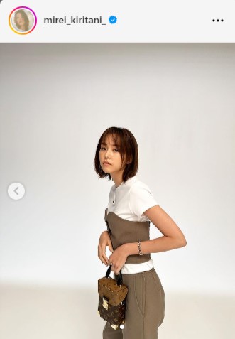 桐谷美玲、アンニュイなカメラ目線ショットに「可愛い過ぎます」母になっても神スタイル健在(日刊スポーツ)