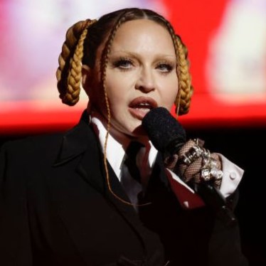 祝65歳!クイーン・オブ・ポップ・マドンナの波乱万丈人生とヘアメイク遍歴(コスモポリタン)