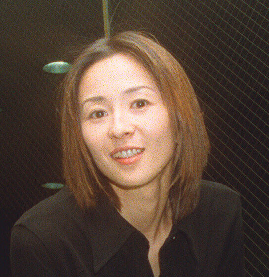 ４９歳で第１子出産の小松みゆき、お散歩姿を公開「腰と腿がプルプルと…筋トレを始めなければ！」(スポーツ報知)