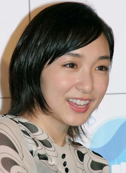 加護亜依が暴力団幹部との韓国カジノ交遊で万事休すか…かつてのトラブルでも“反社の影”(日刊ゲンダイDIGITAL)