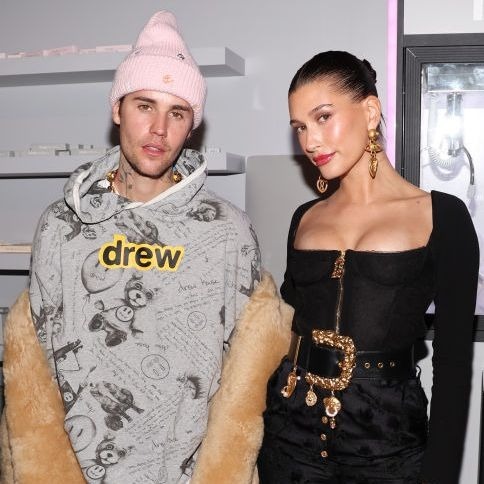 ジャスティン・ビーバー、マネージャーのスクーター・ブラウンと不仲説が浮上　代わりに愛妻ヘイリー・ビーバーが右腕に？(ELLEgirl)