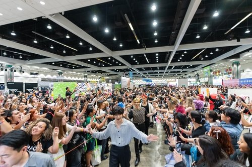 米最大のＫ－ＰＯＰフェスティバル「ＫＣＯＮ　ＬＡ」に３日間で１４万人参加…昨年より５万増(中央日報日本語版)