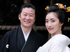 浅野忠信、18歳年下の妻・中田クルミと挙式の和装2ショット　結婚1周年に「愉快な毎日に感謝です！」(ねとらぼ)