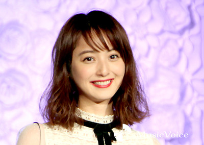 佐々木希「新たな家族が増える事を夫婦で喜んでいます」妊娠報告「いいね！」14万件（MusicVoice）