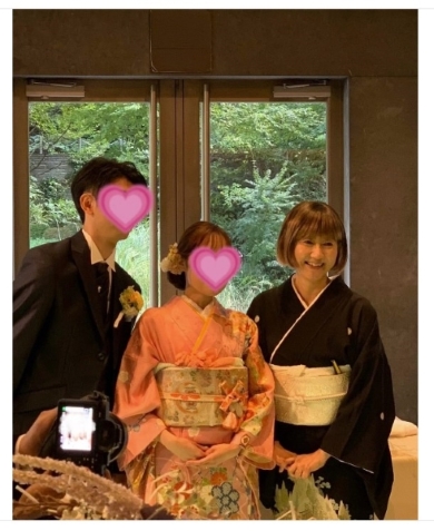 古村比呂、長男の結婚式で笑顔あふれる3ショットを公開　3月に結婚を報告「家族が一人増えました」(ねとらぼ)