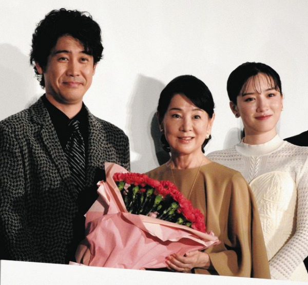 吉永小百合、出演映画123作目で「やめようかと思ったが…もう少しやってみようと」(中日スポーツ)