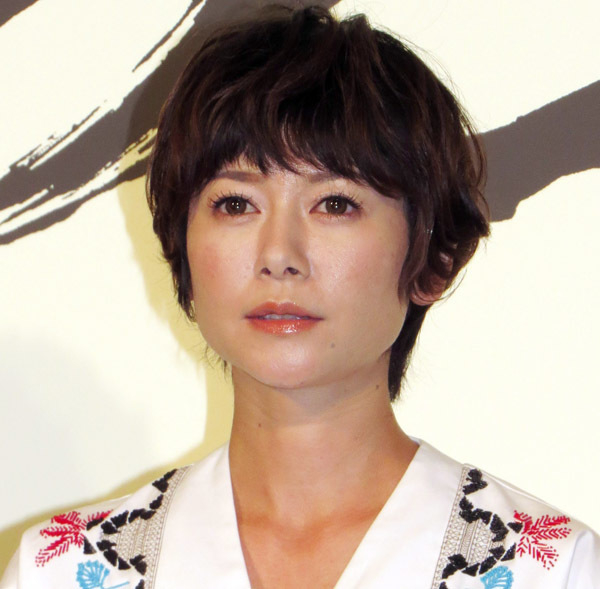 真木よう子、いしのようこ、薬師丸ひろ子…芸能人が「事実婚」を貫くそれぞれの事情（城下尊之）(日刊ゲンダイDIGITAL)
