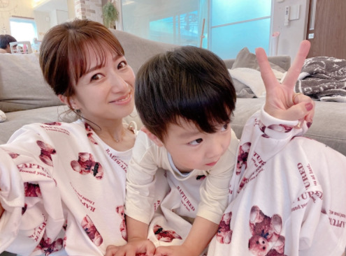 辻希美、三男が激写した長男の“100%犯人”な瞬間「幸空カメラマンナイス 笑」(E-TALENTBANK)