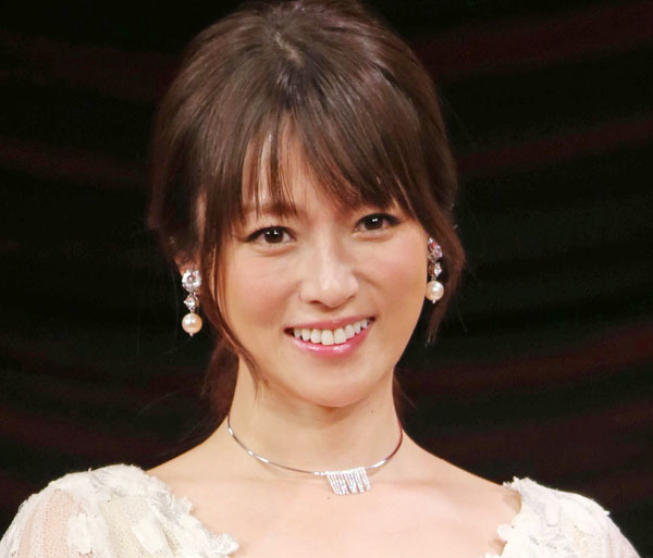 気になる深田恭子「結婚」の行方…「18/40」視聴率チョボチョボも復活アピールで周囲安堵(日刊ゲンダイDIGITAL)
