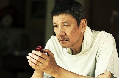 「ガレッジセール」ゴリ監督・脚本×奥田瑛二主演、家族の絆描く「洗骨」完成（映画.com）