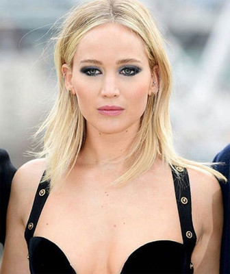 Ｊ・ローレンスが機内でディズニー映画を見る意外な理由（東スポWeb）