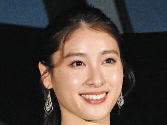 ママ土屋太鳳、第1子出産後初ショット「今気づいたけれど…髪、伸びたなぁ」巻き髪ロングヘアに「相変わらず綺麗」との声(中日スポーツ)