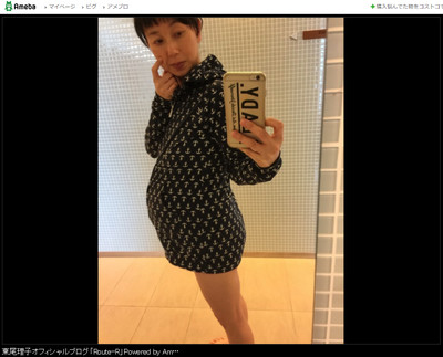 東尾理子おなかぽっこり！引き締まった美脚に称賛も（シネマトゥデイ）
