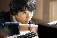 山崎賢人『羊と鋼の森』に“久石譲×辻井伸行”の極上旋律響く！本予告（cinemacafe.net）