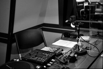 村上春樹「京都で電車に乗っていたら…」気になった関西の“広告”の話(TOKYO FM＋)