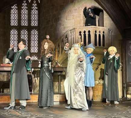 霜降り明星せいや結婚＆妻の妊娠を発表後、初の公の場　祝福の声に足を止め「ありがとう」(日刊スポーツ)