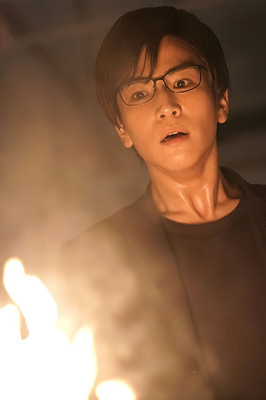 岩田剛典×斎藤工、本物の炎の中で白熱演技！「去年の冬、きみと別れ」メイキング映像公開（映画.com）
