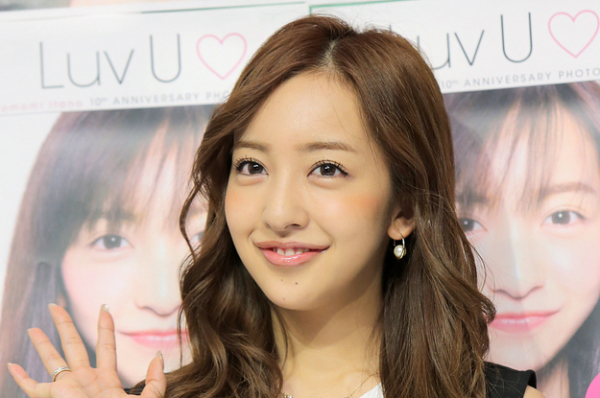 「家族で話し合いました」板野友美、今後は娘の投稿を控えることを報告「英断だと思います」「今まで癒しをありがとう」(BuzzFeed Japan)