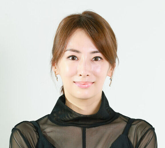 第２子妊娠発表の北川景子、デビュー２０周年の美しさに衝撃「無加工でこれ？」「レベチ」「美しい」(スポーツ報知)