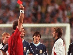 デヴィッド・ベッカム、98年W杯での“後ろ蹴り”一発退場→総だたき騒動を振り返る　「悲しくなった」「絶対にレッドじゃなかった」と反響(ねとらぼ)
