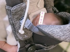 北斗晶の義娘・凛、2カ月娘が“抱っこひもデビュー”　重量約5キロの子＆腱鞘炎の痛みから「助けられてます」(ねとらぼ)