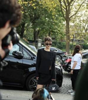 出で立ちから滲み出る隠しきれない女優のオーラ…!ファンから「マジかっけぇっす」「綺麗すぎて溜息出た!」と感嘆の声...!!(現代ビジネス)